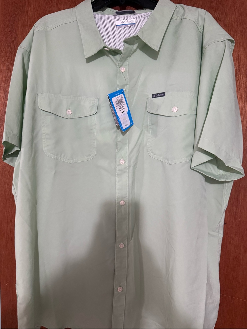 Columbia Men’s Short-Sleeve Button-Down Shirt in Pale Green